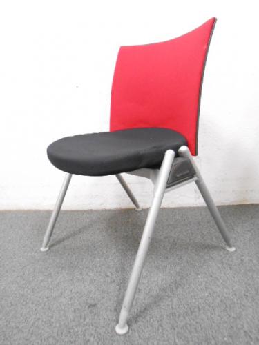 ■スタッキングチェア　■レッド/ブラック　■ウチダ（UCHIDA）　■MX-340シリーズ 【おつとめ品】【会議チェア】
                                    中古
            