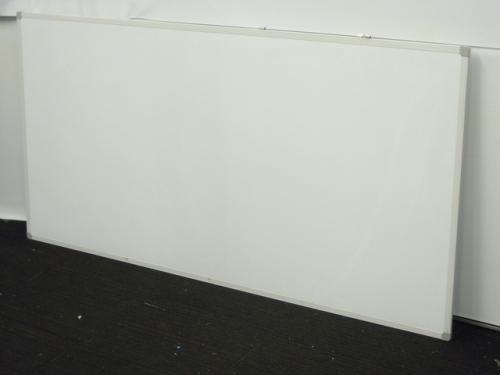【1台入荷！】幅1800mm 高さ900mm 壁掛けホワイトボード　
                                    中古
            