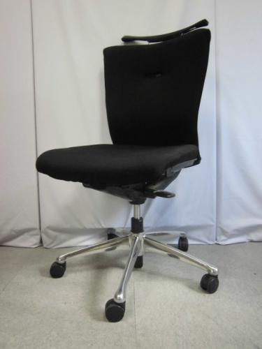 【大人気商品大量入荷！】オカムラ｜フィーゴチェア｜｜肘無｜ブラック｜ハンガー付｜【OAチェア】
                                    中古
            