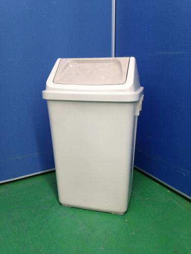 【ダストボックス】【ゴミ箱】■1台限定■【綺麗】
                                    中古
            