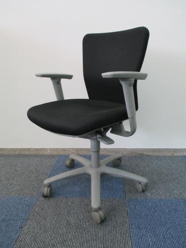 【ロット商品】オカムラ製　Carrozza（カロッツァ）【アジャスタアーム付属】【中古事務椅子】【OAチェア】
                                    中古
            