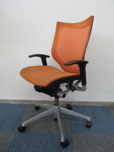 【オフィスシーティング】オカムラ製　Baron　バロンチェア　■可動肘　アジャストアーム　シルバーフレーム　背メッシュ/座メッシュタイプ　【高級チェア】【OAチェア】
                                    中古
            