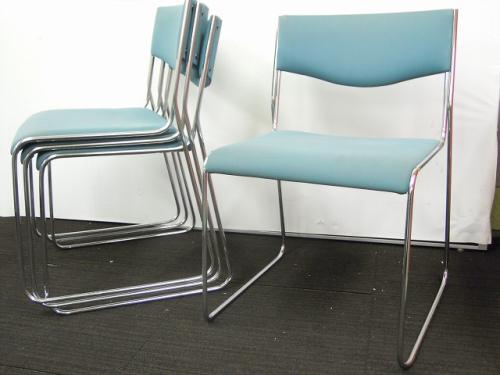 【セット商品】コクヨ製　スタッキングチェア　グリーン　ループ脚タイプ　4脚セット【中古オフィス家具　ミーティングチェア】【会議チェア】
                                    中古
            