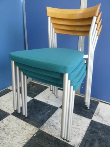 【セット商品】【４脚セット特割】【状態良好】【スタッキングタイプ】【国産 ITOKI製】■木目調でおしゃれ■鮮やかブルーのミーティングチェア入荷しました【大量入荷】【会議チェア】
                                    中古
            