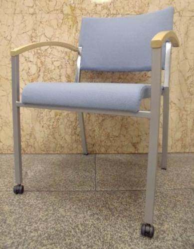 　キャスター付　スタッキングチェア　ウィスナーハーガー(wiesner hager)　サイン(sign)チェア　L676FC【会議チェア】
                                    中古
            