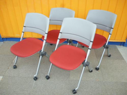 状態良好☆ネスティングチェア◇オカムラ　リータ◇4脚セット【会議チェア】
                                    中古
            