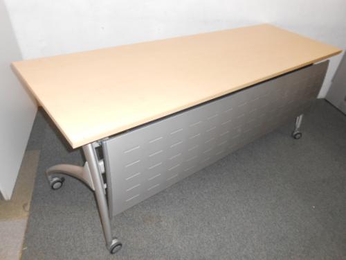 ■サイドスタックテーブル　■イトーキ　■リリッシュ　■THK-186SKN-ZE97
                                    中古
            