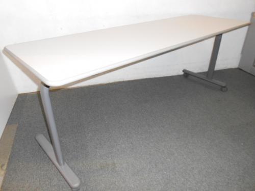 ■サイドスタックテーブル　■SE型　■ライトグレー　■ウチダ（内田洋行）
                                    中古
            