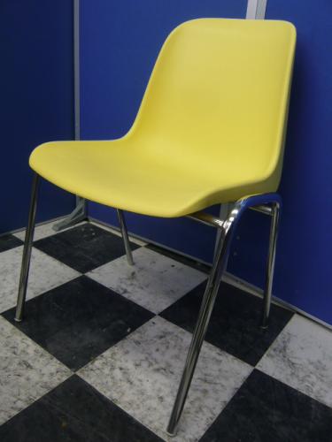 【大量入荷】スタッキングチェア　樹脂製　明るいイエロー色※軽くて持ち運びOK【会議チェア】
                                    中古
            
