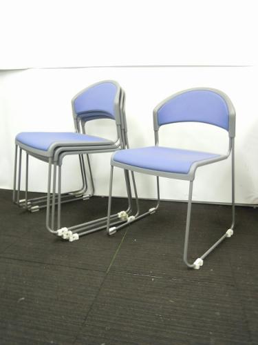 【4脚入荷！】内田洋行製　スタッキングチェア　ミーティングチェア　ブルー　【会議チェア】
                                    中古
            