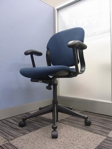 中古】 Herman Miller/ハーマンミラー 肘付ローバックチェア 99523 - 中古オフィス家具ならオフィスバスターズ