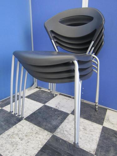 【セット商品】　【状態良好】【スタッキングタイプ】■イタリア製■洗練かつ快適　【ミーティングチェア】入荷致しました　
                                    中古
            