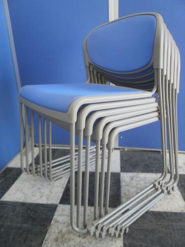 【6脚セット商品】　【状態良好】【スタッキングタイプ】【国産　オカムラ製】ミーティングチェア入荷致しました　　(川口　オフィス家具)【会議チェア】
                                    中古
            