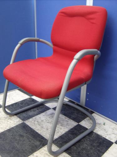 【大量入荷】【ミーティングチェア】【スチールケース製】■厚めのクッションで疲れにくい仕様です■(川口　オフィス家具）【会議チェア】
                                    中古
            