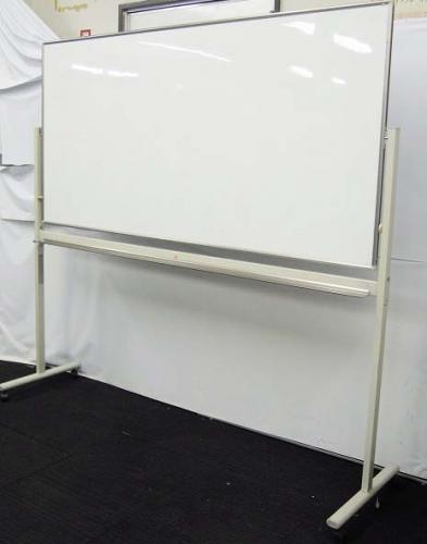 【1台入荷！】脚付片面ホワイトボード　盤面サイズ幅1800*高さ900mm  
                                    中古
            