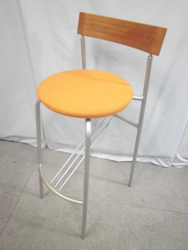 鮮やかのオレンジ｜カウンターチェア｜オカムラ｜4脚入荷！
                                    中古
            
