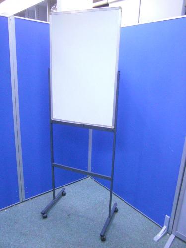 【事務用品】|ホワイトボード脚付|縦型・両面無地|
                                    中古
            