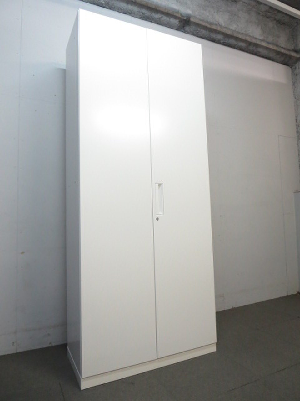 【大量収納におすすめ！】■コクヨ製　両開き書庫　■エディアシリーズ　ホワイト【状態良好！】
                        エディア 
                                    中古
            