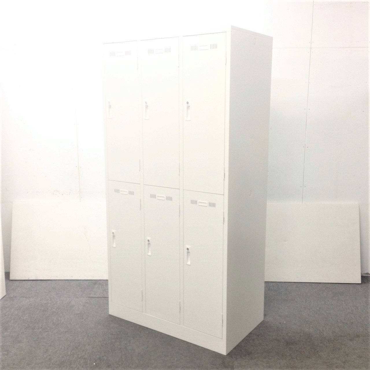 【ロット入荷】多人数用ロッカーが入荷！鍵2本付き！｜メーカーに在庫多数ございます！
                        SLK
                                    新古品
            