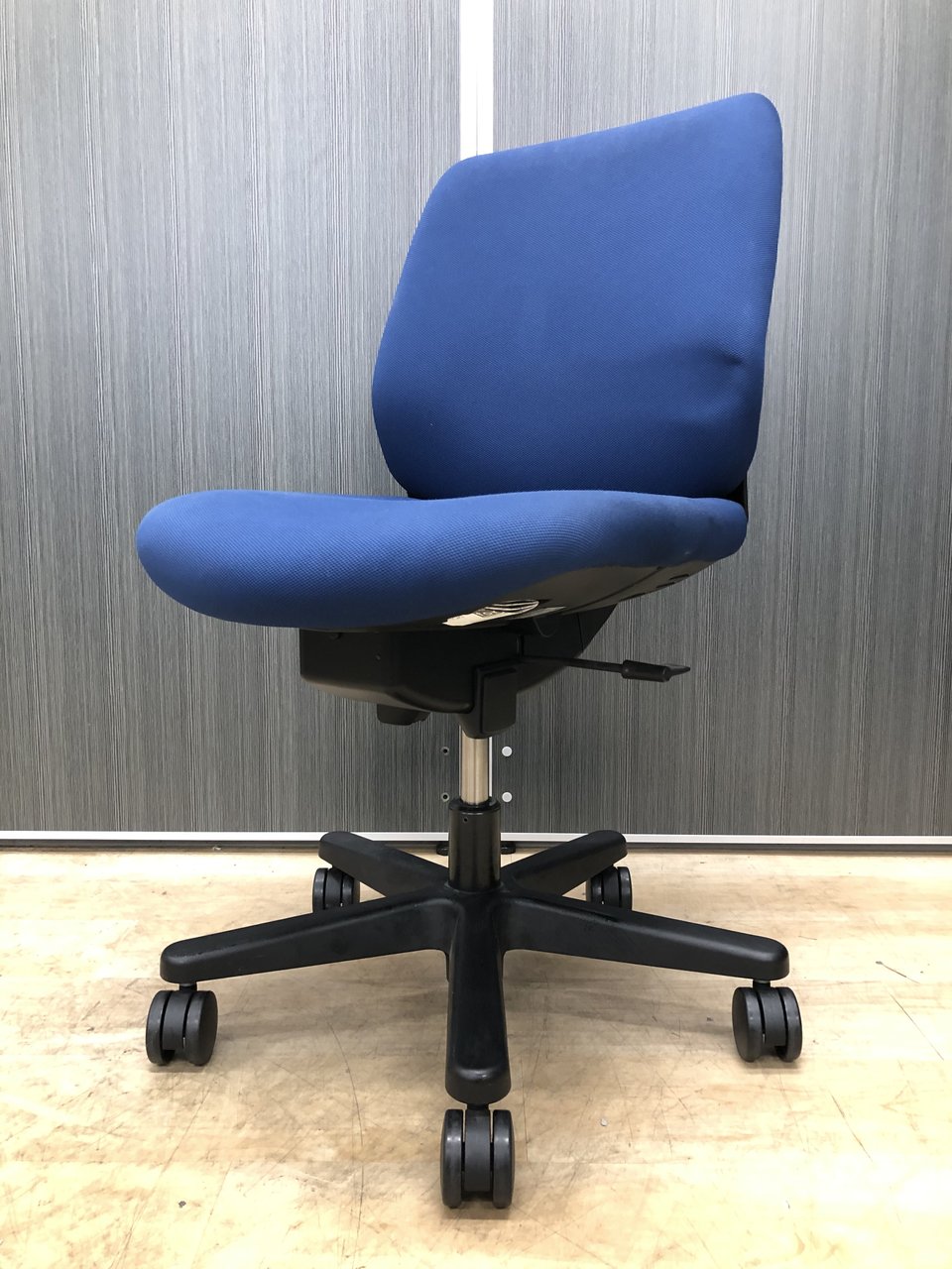 【8脚入荷!!】【事務員さんにオススメ】イトーキ製　トルテチェア　厚いクッションでサポート【中古】【オフィス家具】【東京】【大阪】【愛知】【岐阜】
                        トルテ 
                                    中古
            