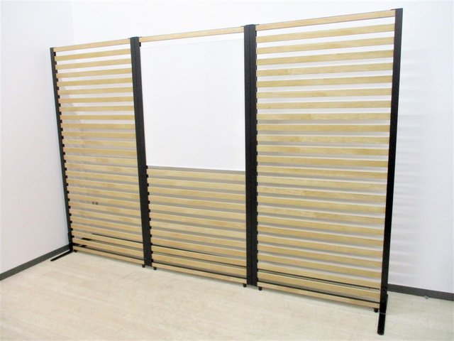 【流行りの黒と木目パーテーション！】今この組み合わせが売れています！