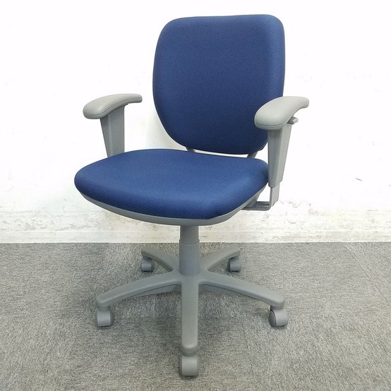 【中古】ヴィラージュ  8VC11AFVG7 オカムラ（okamura） 肘付ローバックチェア