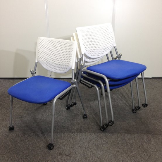 【中古】プロスタック  8139ZZ 2527 オカムラ（okamura） スタッキングチェア
