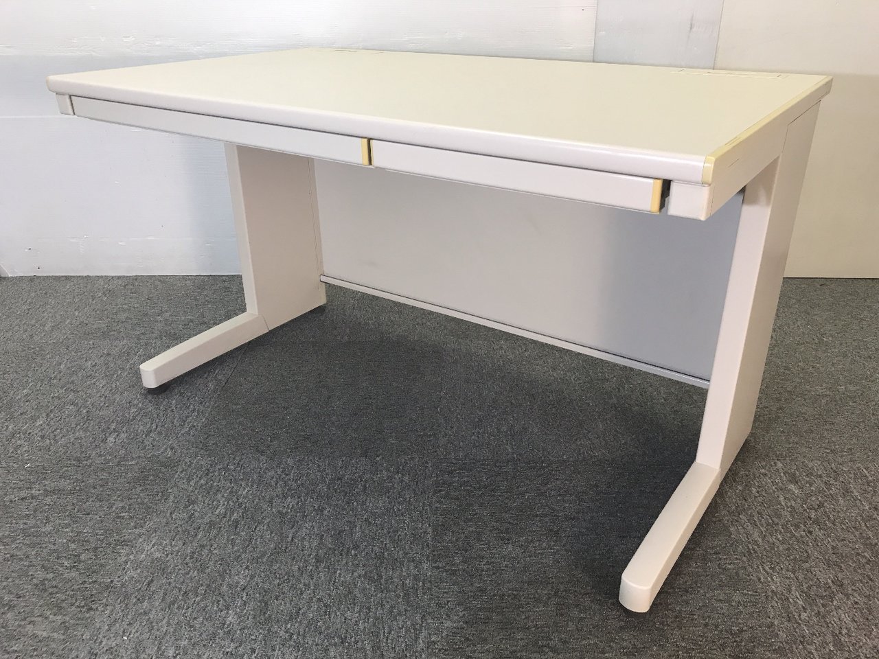 【コクヨ製】【1200㎜幅】【価格重視の方おすすめ】【2台限定早い者勝ち】
                        BS
                                    中古
            