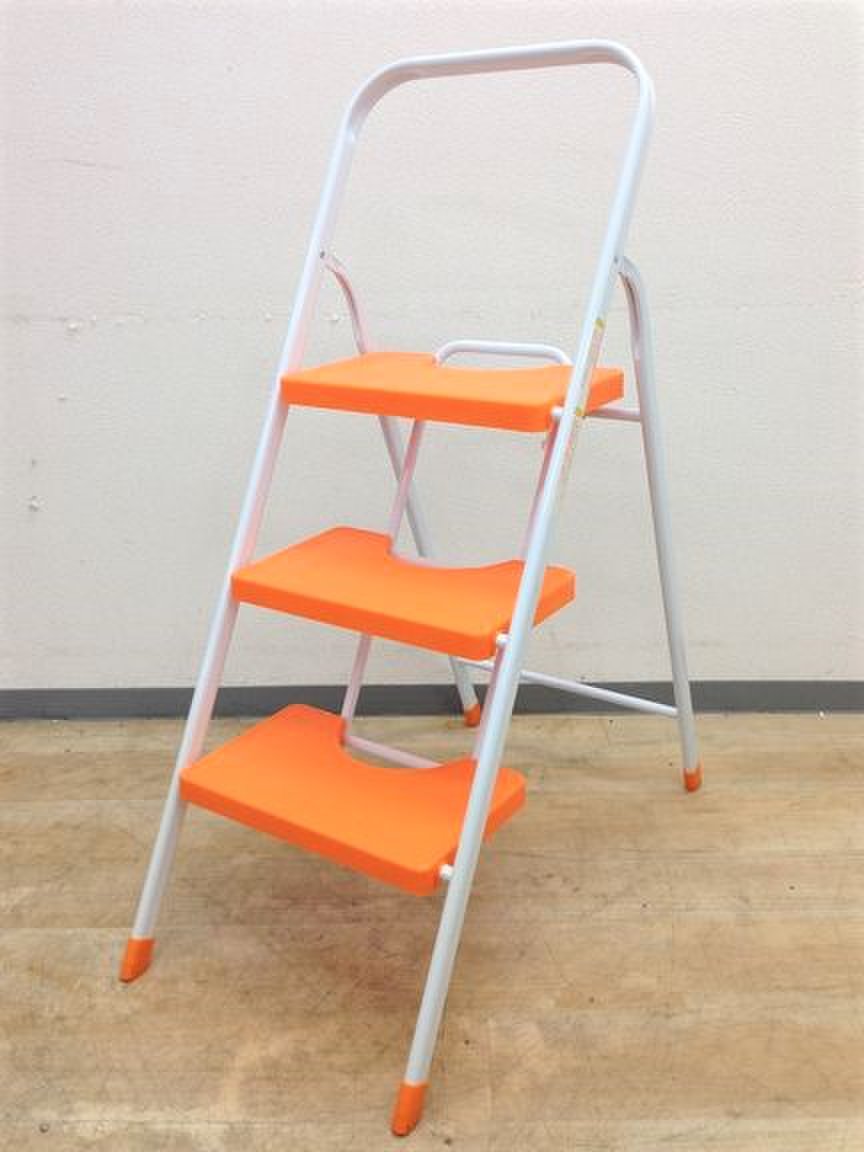 【レア！】折り畳み可能な3段ステップ【耐荷重100㎏】鮮やかなオレンジ色！
                        その他シリーズ
                                    新古品
            