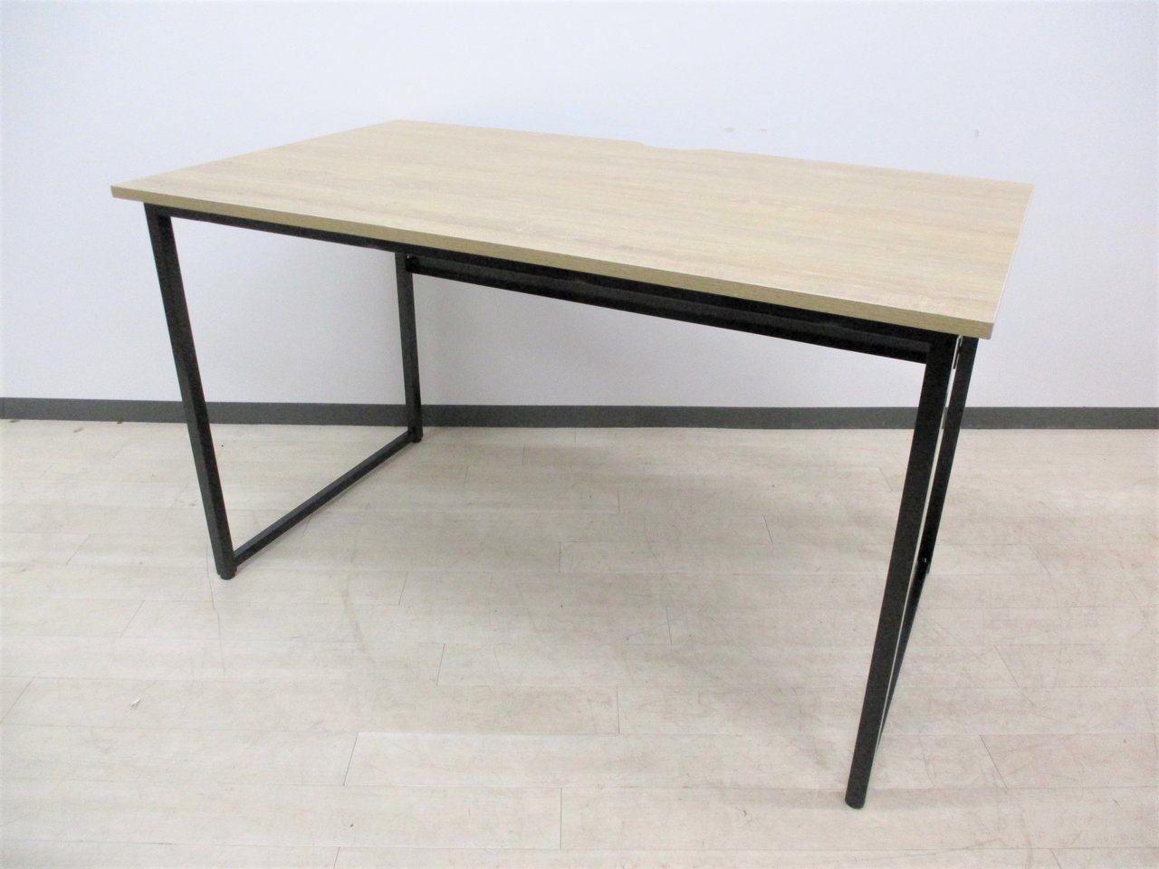 流行りの平机入荷！ブラックフレームとナチュラルの組み合わせ！
                        SFDシリーズ
                                    新品
            