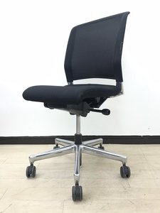 【Interstuhl インタースツールXantos サントス アームレスチェア】スッキリしたフォルムのチェア