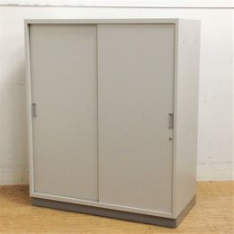 引き違い戸｜スタンダード　イトーキ　シンライン　鍵付き　介護・福祉などの企業様は鍵付き書庫が必須！