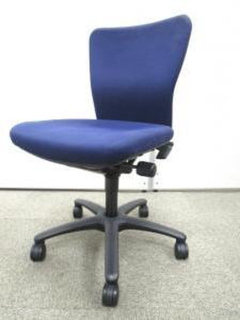【中古】カロッツァ  CK33GR オカムラ（okamura） 肘無ローバックチェア