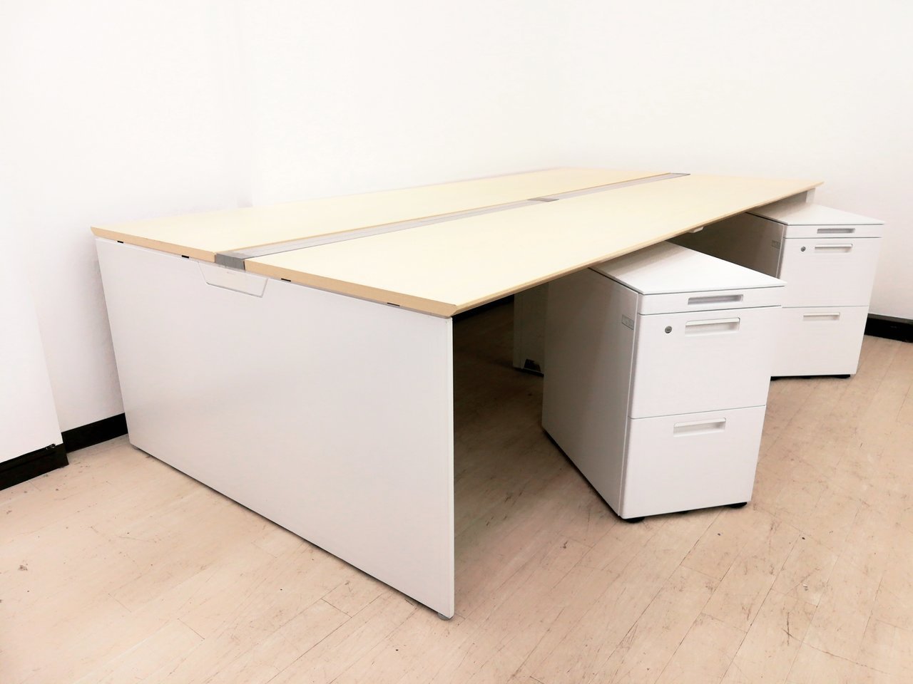 【働き方改革】席を固定しないので、他部署との連携がよりスムーズになります！※ワゴンは別売りです
                        プロユニットフリーウェイ 
                                    中古
            