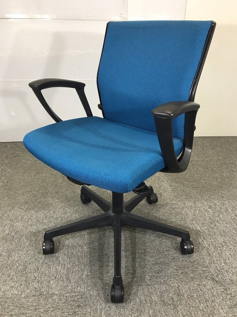 【中古】エスクード（クッション）   オカムラ（okamura） 肘付ローバックチェア