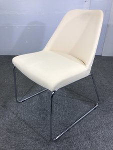 ◆限定2脚◆～コクヨ製ミーティングチェア～2人掛けのテーブルに最適！他のチェアも交えてレイアウトするのも楽しいですね！