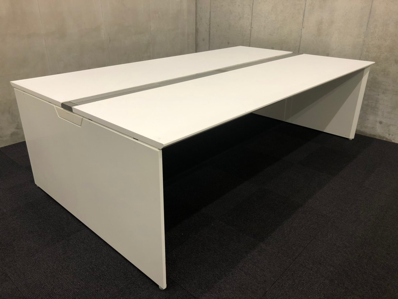 【倉庫に在庫ある可能性有！大量注文ご相談ください！】4～6名での執務スペースにオススメ！フリーアドレスデスク
                        プロユニットフリーウェイ 
                                    中古
            