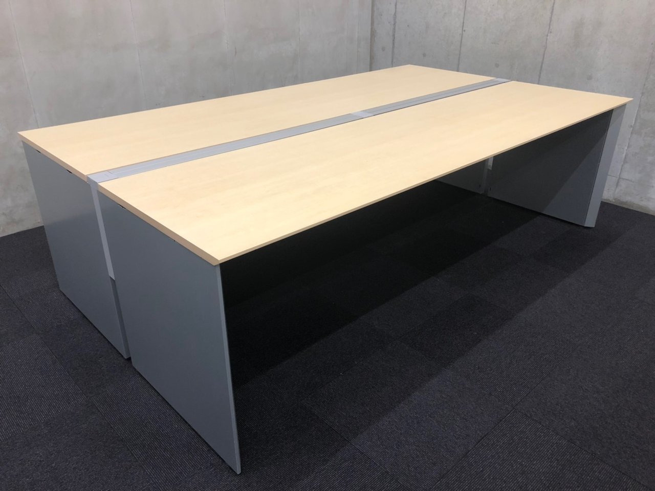 【2台の再入荷！】フリーデスク　コクヨ製　ワークヴィスタ／色：ライトナチュラル＆シルバー／幅2400㎜／4～6名様使用推奨
                        ワークヴィスタ 
                                    中古
            