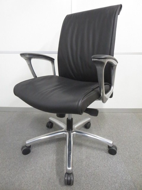 【中古】CEシリーズ  CE58RX-P794 オカムラ（okamura） 肘付ハイバックチェア
