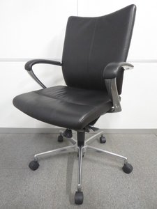 【ハイグレードなデザイン】■イトーキ製　プレクサスチェア　高級革張り　ブラック【エグゼクティブ】