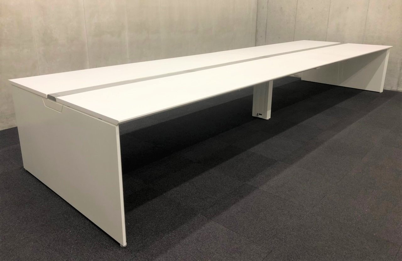 【効率の良いオフィス空間に！】■オカムラ製　フリーアドレスデスク　ホワイト　W4800mmタイプ【8名用としてオススメ！】
                        プロユニット
                                    中古
            