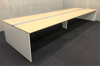 【コミュニケーション活性化！】■オカムラ製　フリーアドレスデスク　ナチュラル　W4800mm！8人用ワークスペース！