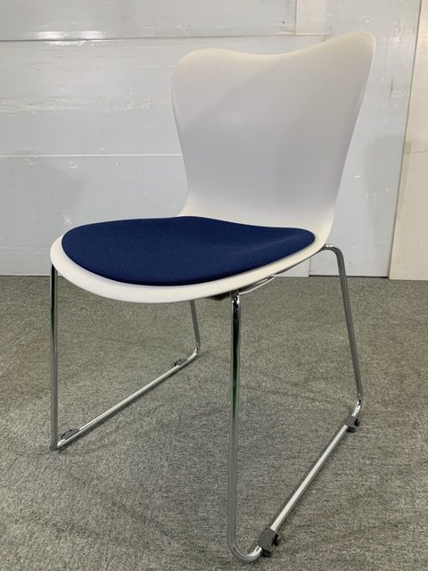 【中古】ML-300  ML-300 ウチダ（UCHIDA) スタッキングチェア