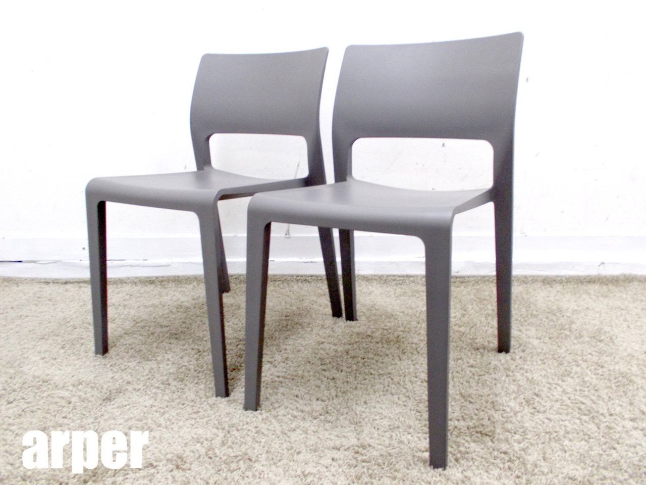 arper/アルペール　Juno / ジュノ ダイニングチェア 2脚セット　グレー
                        その他シリーズ
                                    中古
            