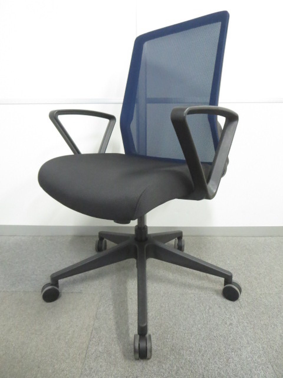 【メッシュチェア】数量限定価格でチェアが大量入荷！！【倉庫在庫品】
                        STM-45
                                    新品
            