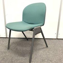 【収納に便利なスタッキングチェア☆】軽量で持ち運びもらくらくです！！コクヨ製｜グリーンカラー