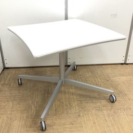 【訳アリ】クリエイティブワークを加速させる、オカムラ製フレキシブルテーブル「アプションフリー」
