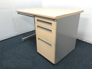 お買い得！！【ナチュラルとグレーカラーのオシャレな片袖机の入荷です！！】■おつとめ品【I】内田洋行■FEED