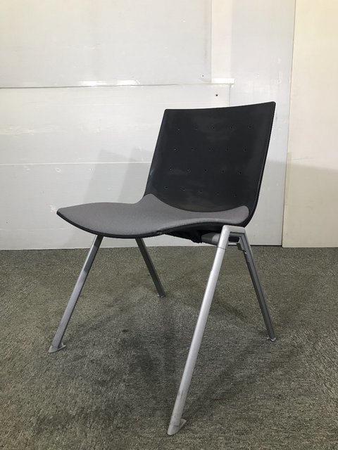 【中古】MX-250 シリーズ   ウチダ（UCHIDA) スタッキングチェア