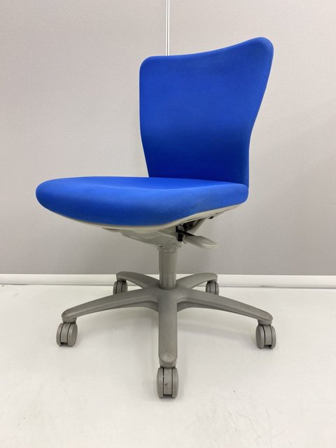 【中古】カロッツァ   オカムラ（okamura） 肘無ローバックチェア